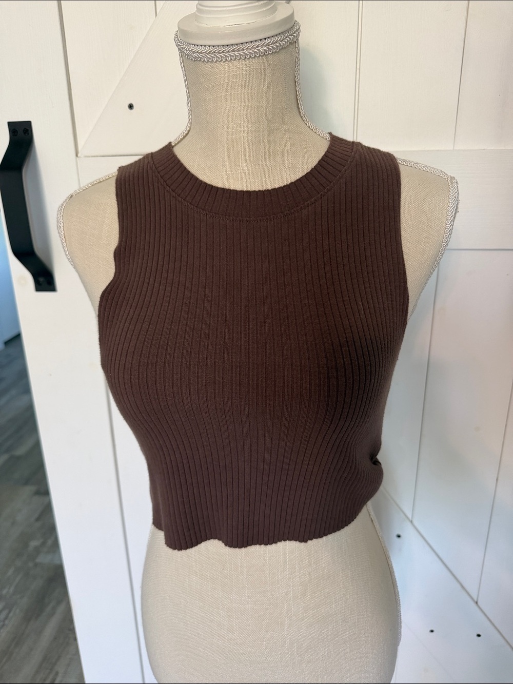 Women’s Aerie cropped ribbed tank top 🤎